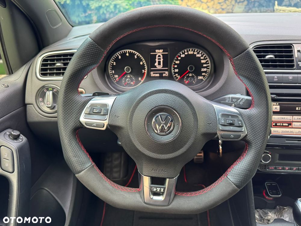 Volkswagen Polo 1.4 DSG GTI - 30