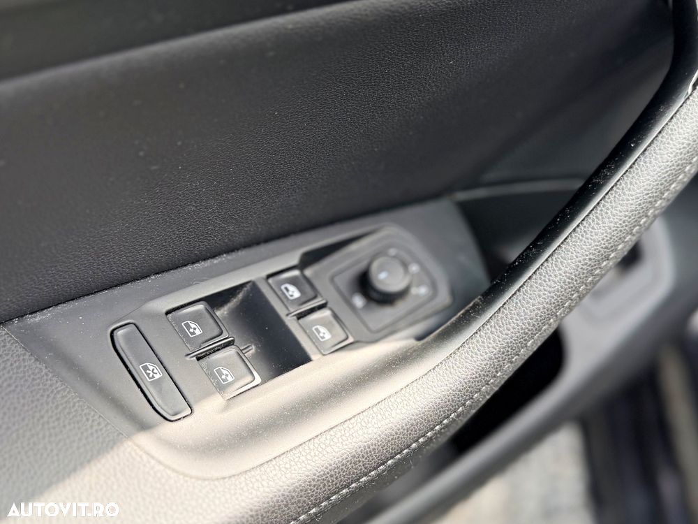 Volkswagen Passat 1.6 TDI SCR DSG Business - 18