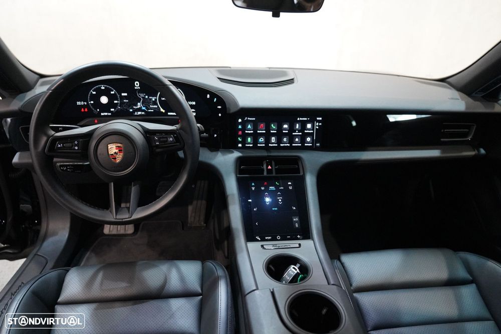 Porsche Taycan Cross Turismo 4 - 35