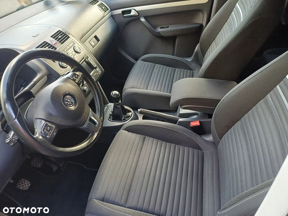 Volkswagen Touran 2.0 TDI DPF BlueMotion Technology Cup - 5