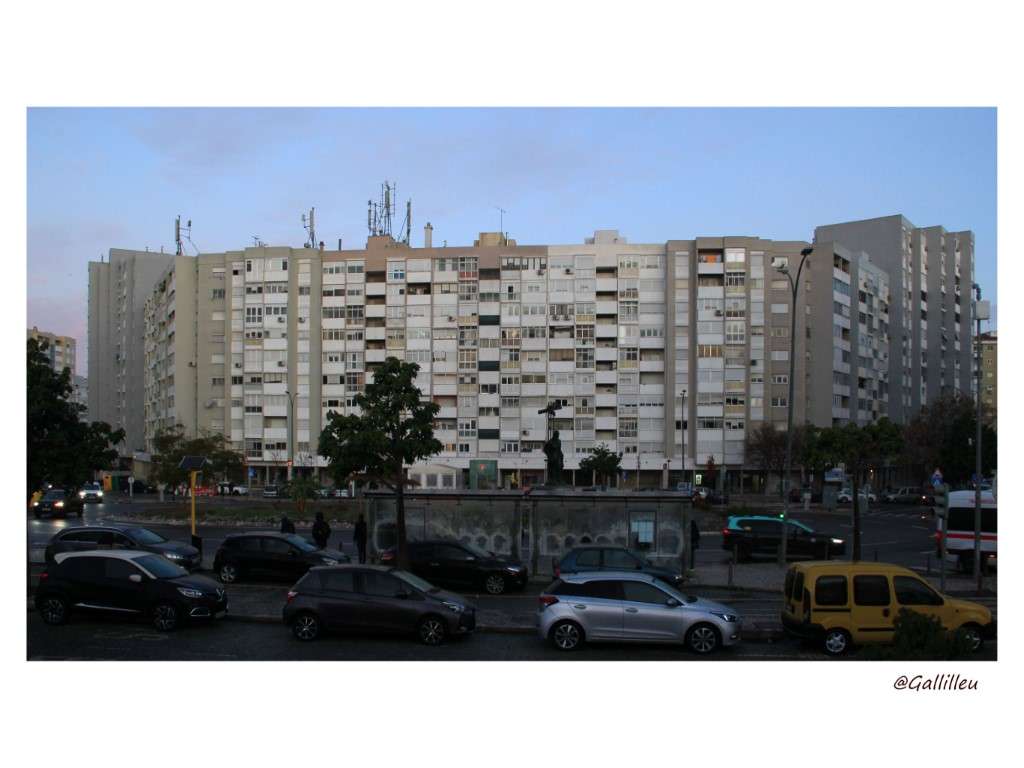 Apartamento localizado junto à estação de metro Alfornelos - Grande imagem: 2/2