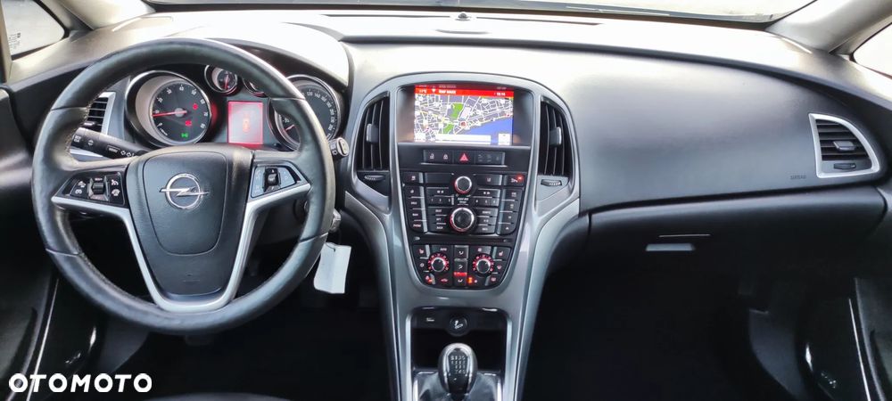 Opel Astra 1.4 Turbo Exklusiv - 29