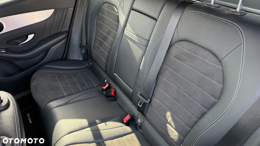 Mercedes-Benz GLC 300 d 4Matic 9G-TRONIC AMG Line - 23