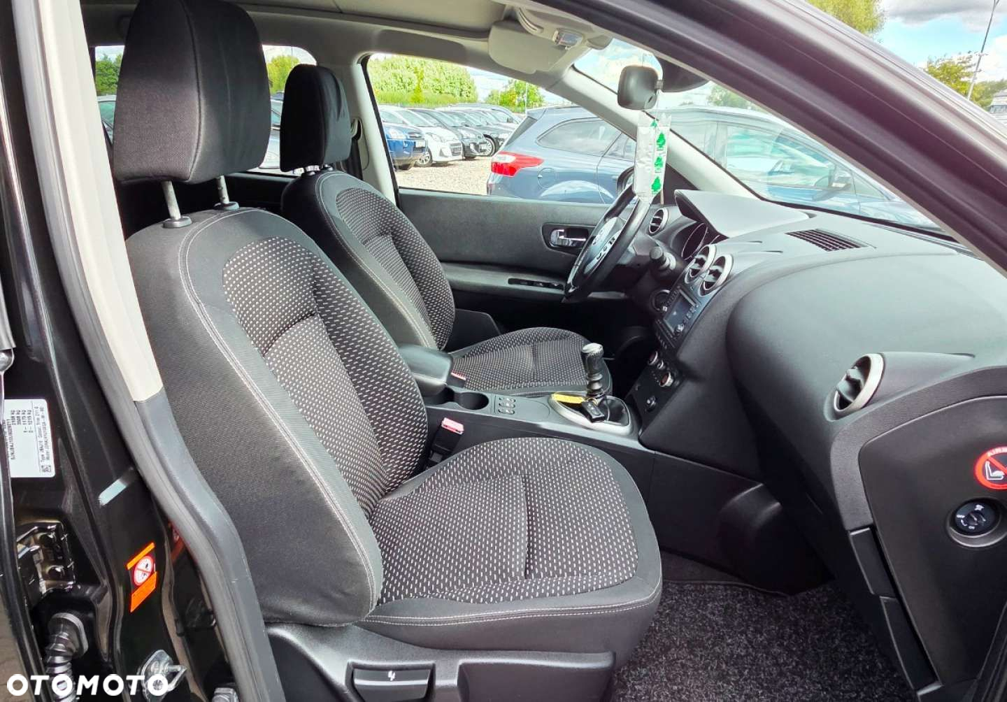 Nissan Qashqai+2 - 25