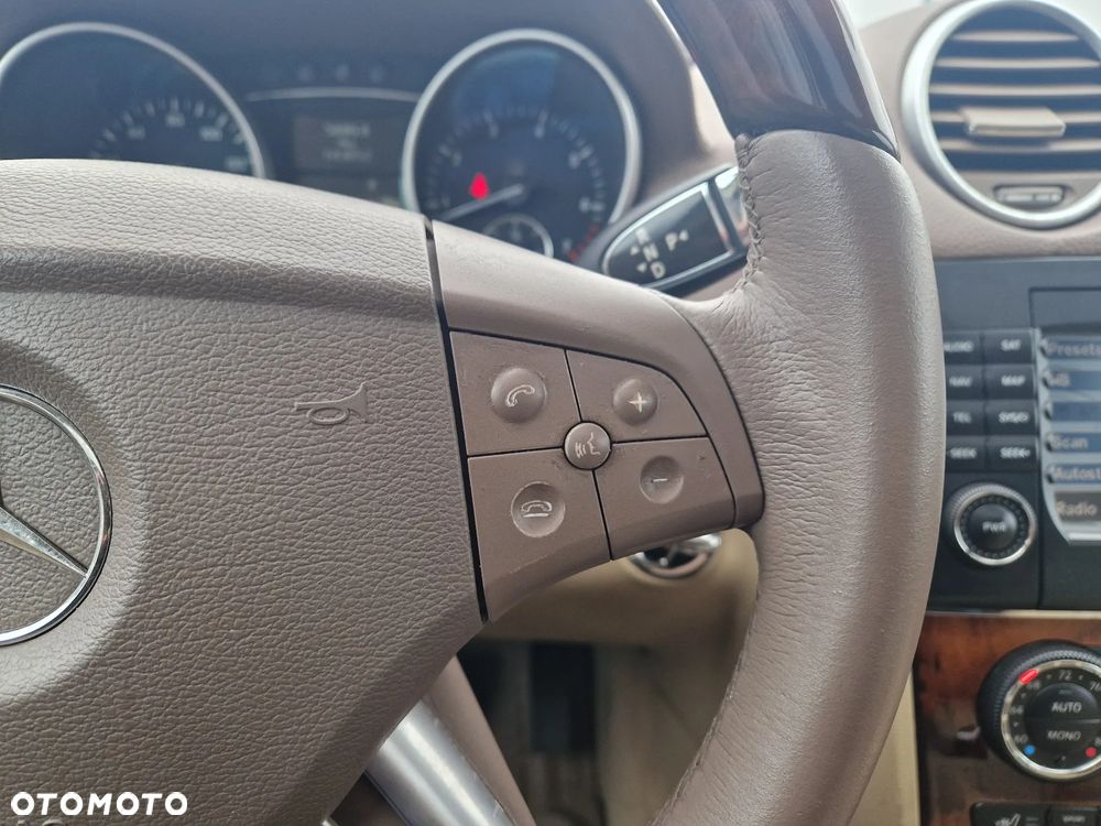 Mercedes-Benz GL - 21