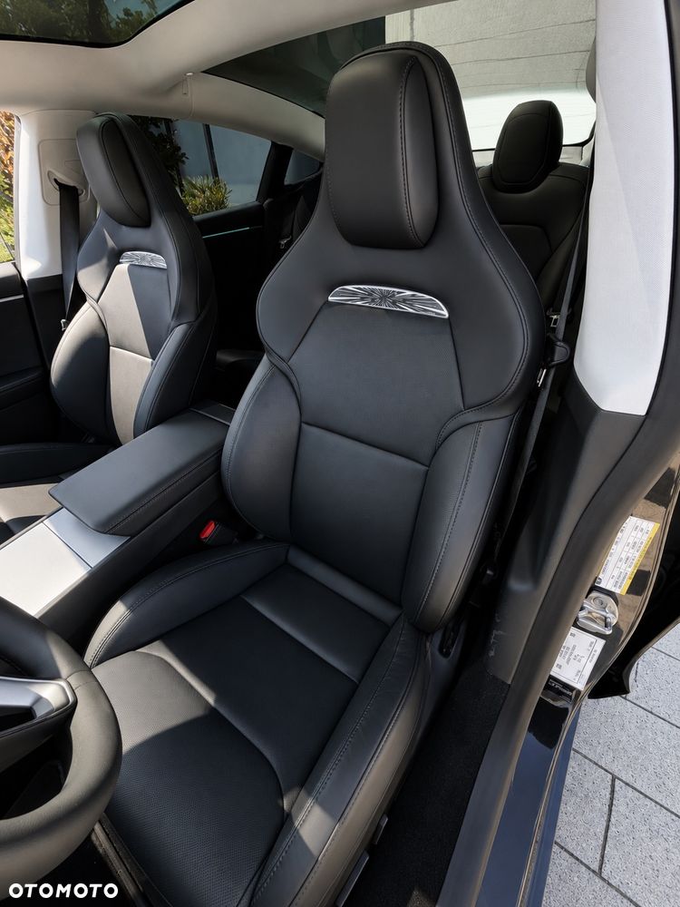 Tesla Model 3 Performance AWD - 8