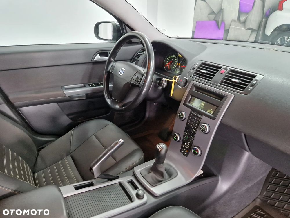Volvo V50 D5 - 16
