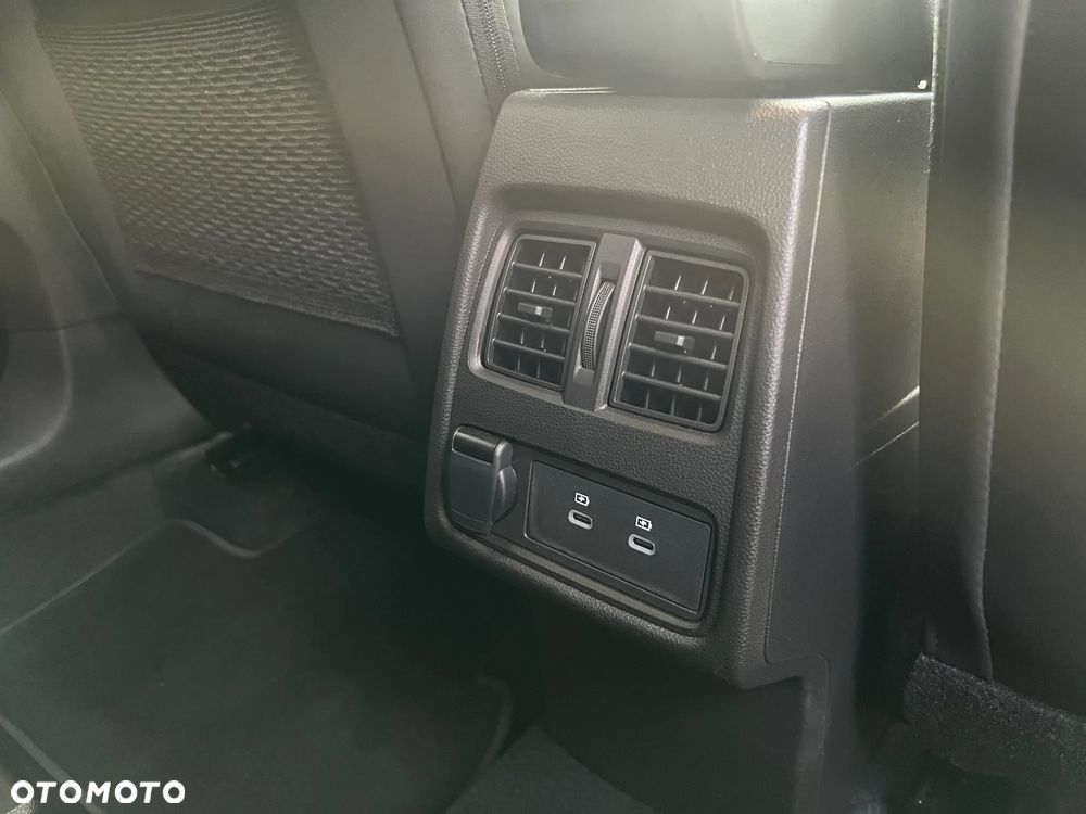 Mitsubishi Grandis - 20