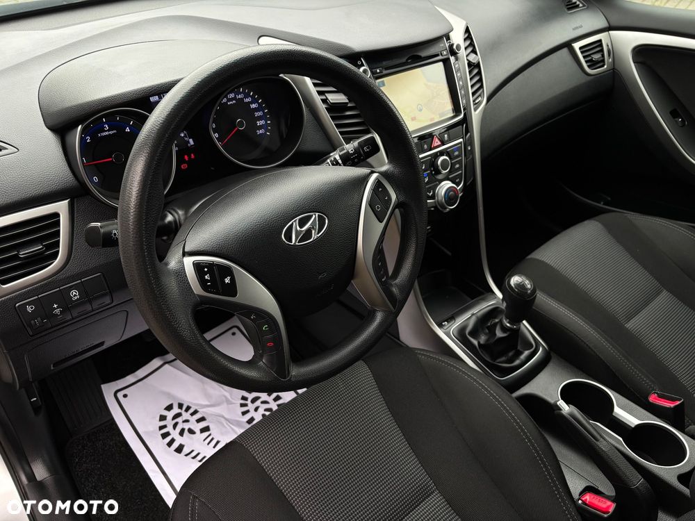 Hyundai i30 blue 1.6 CRDi Classic Navigation - 17