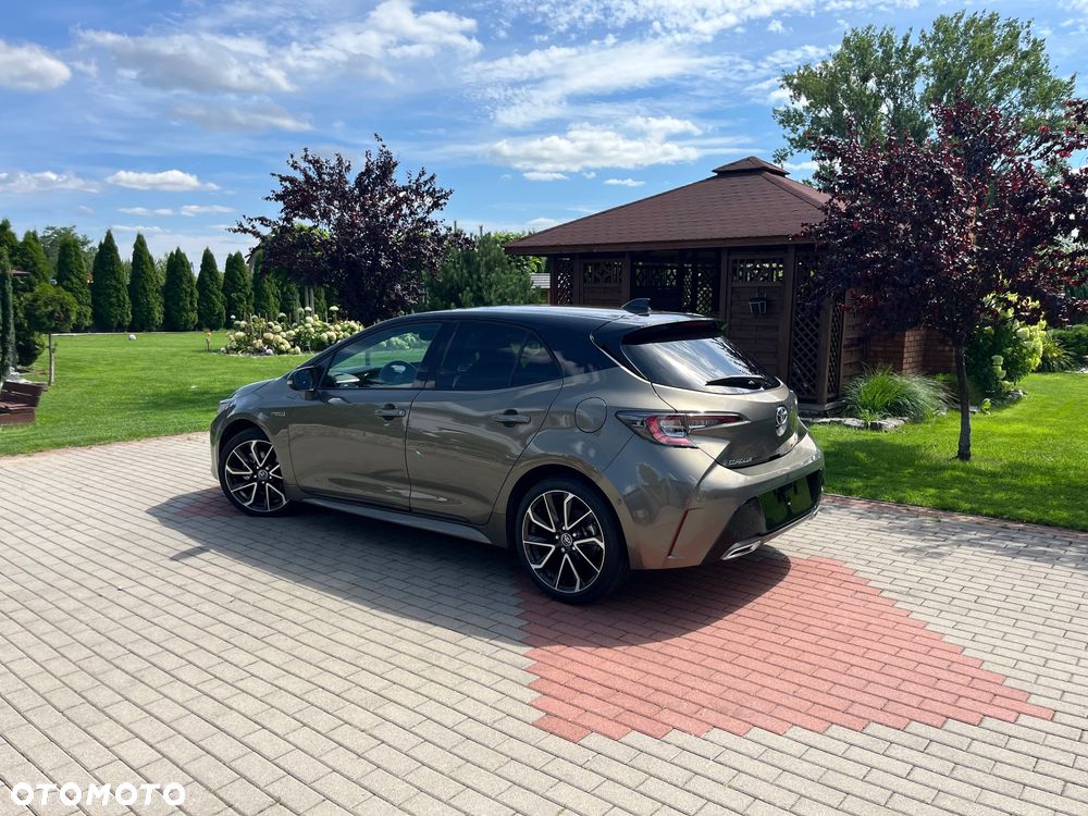 Toyota Corolla 2.0 Hybrid Executive - 13