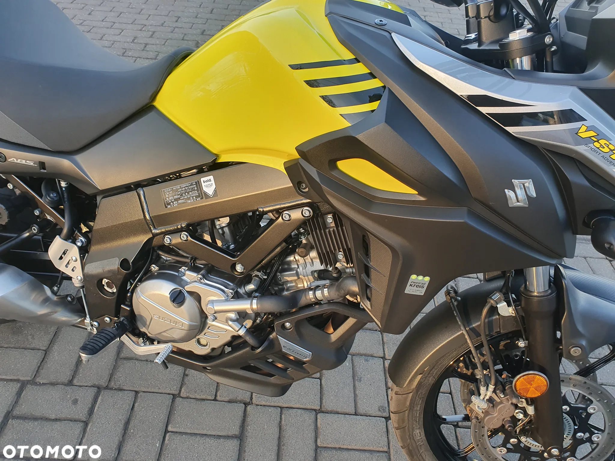Suzuki V-STROM - 4
