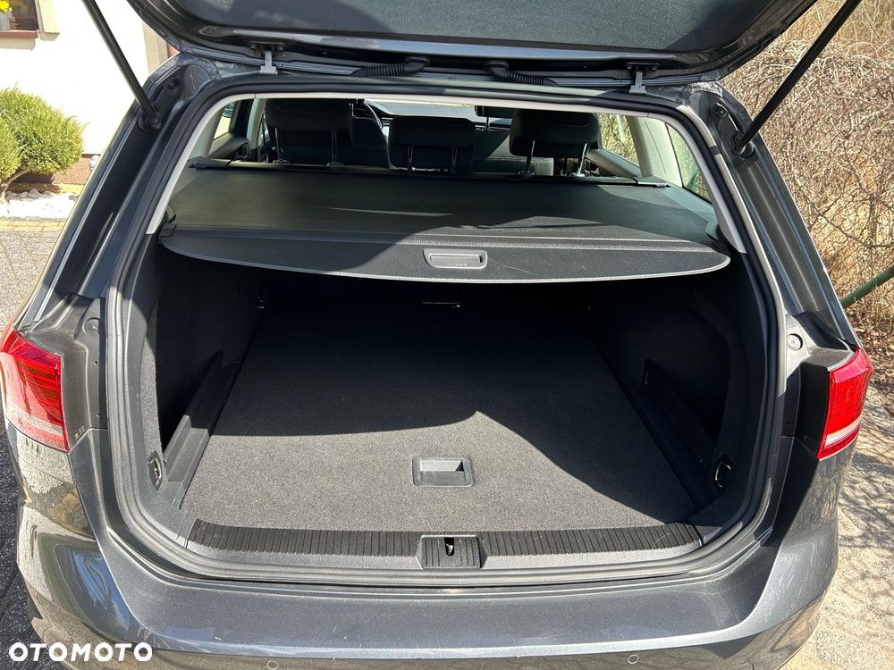 Volkswagen Passat Variant 2.0 TDI SCR DSG Comfortline - 18