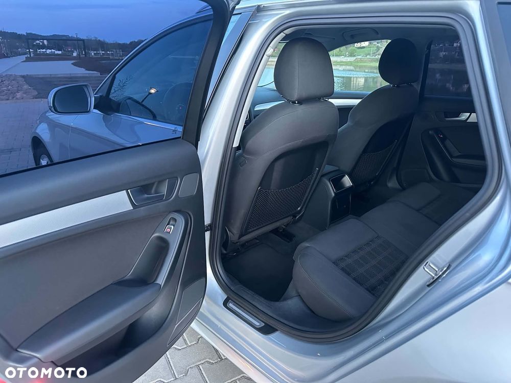 Audi A4 Avant 2.0 TDI DPF quattro Attraction - 16