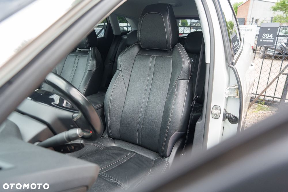 Peugeot 3008 1.2 PureTech GPF Allure S&S - 10