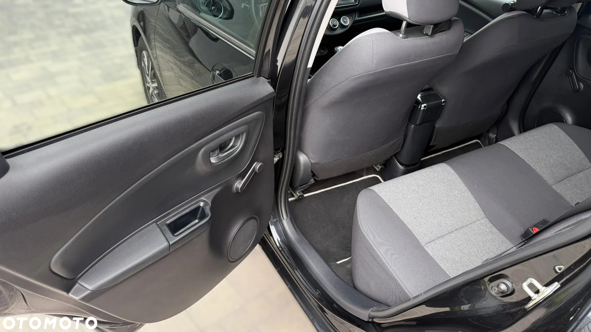 Toyota Yaris 1.5 20th Anniversary - 11