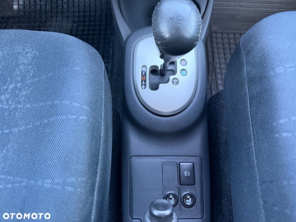 Toyota Yaris 1.3 VVT-i Multi Mode Sol - 6