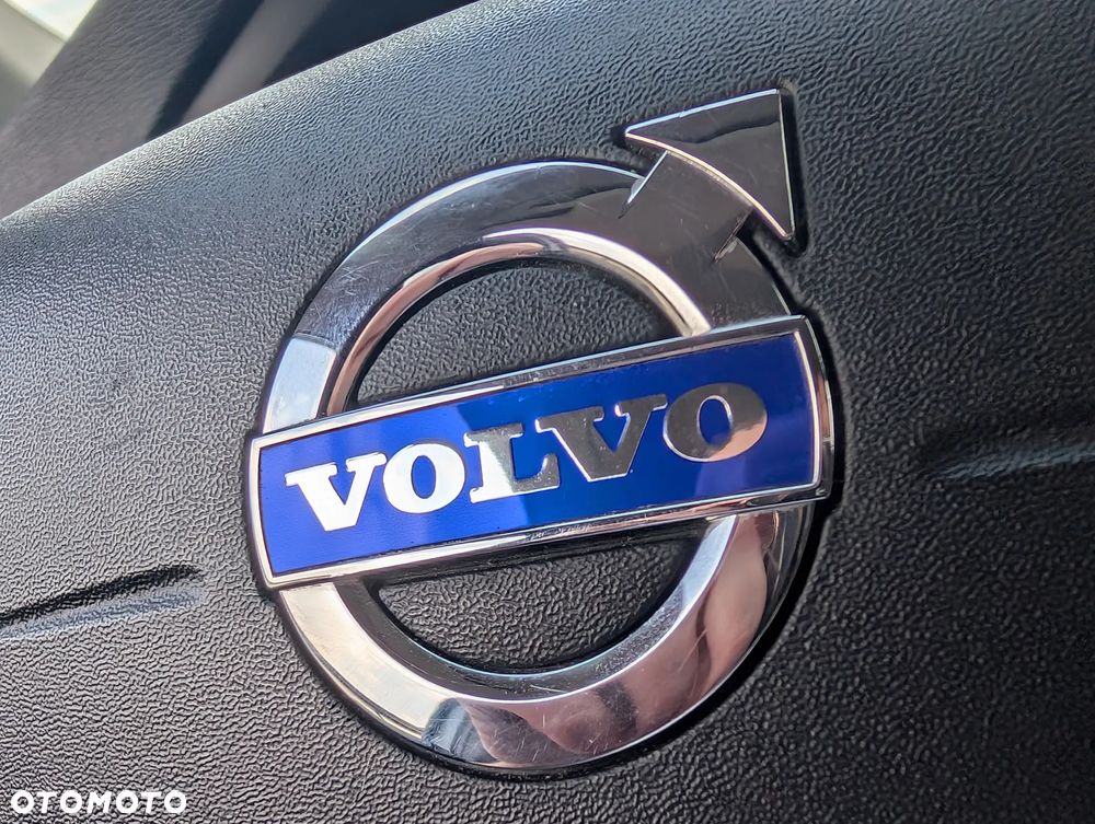 Volvo V40 Cross Country - 32