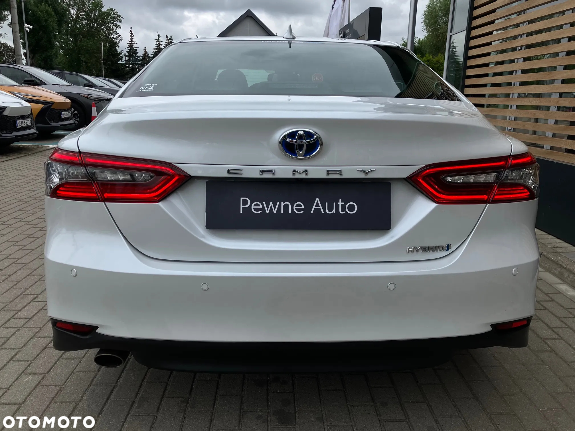 Toyota Camry 2.5 Hybrid Executive CVT - 6
