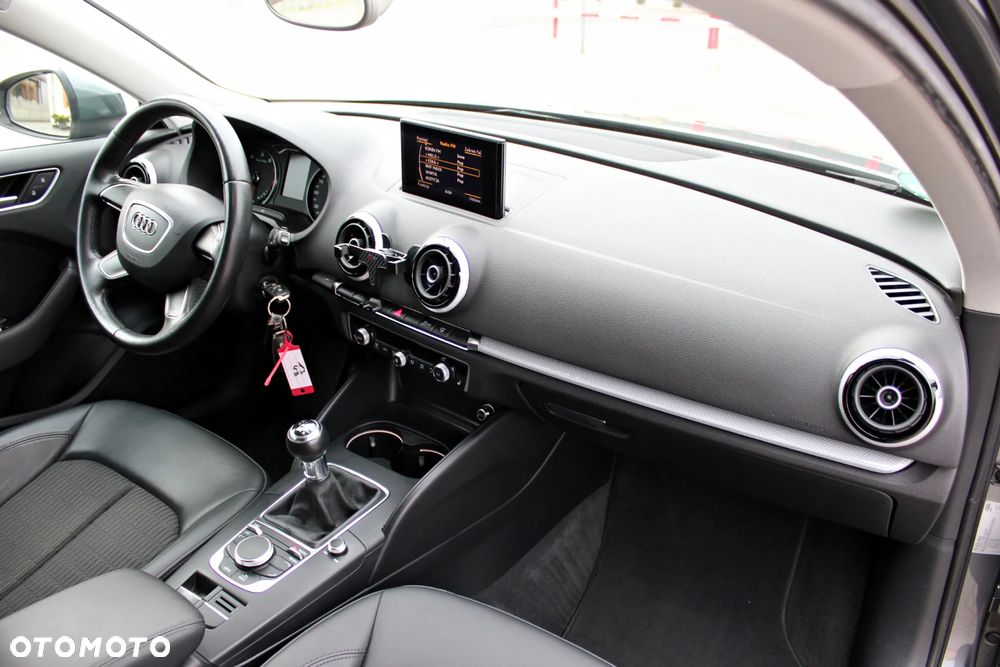 Audi A3 Sportback 1.4 TFSI Ambiente - 18