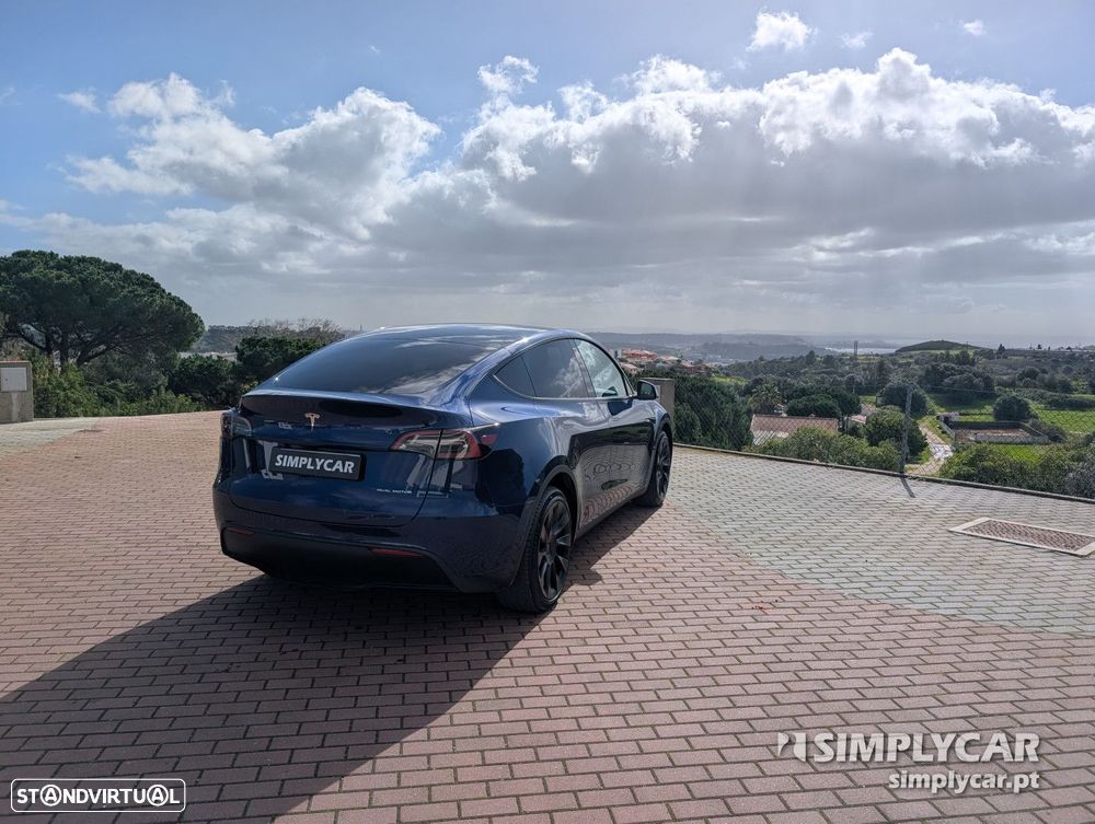 Tesla Model Y - 3
