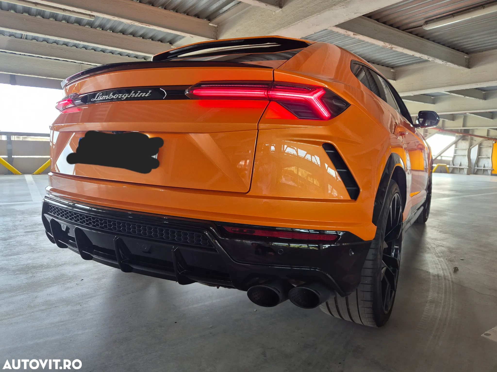 Lamborghini URUS Standard - 3