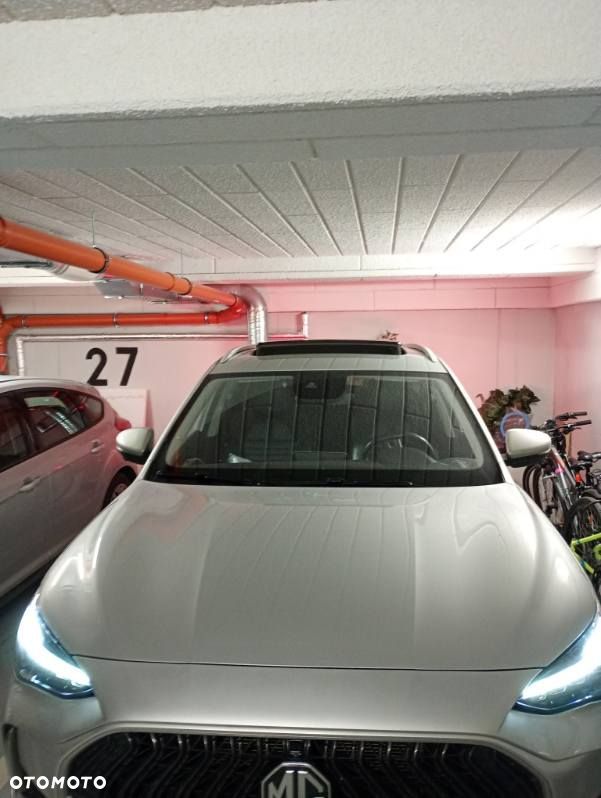 MG HS 1.5 T-GDI Exclusive DCT - 26