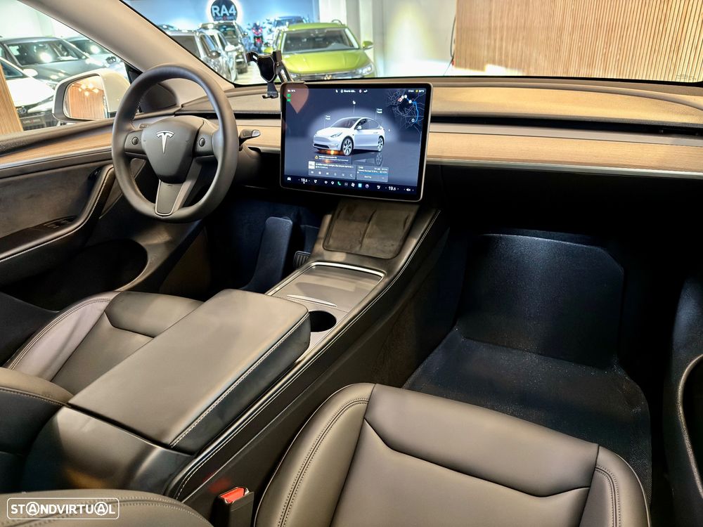 Tesla Model Y Tração Traseira - 2