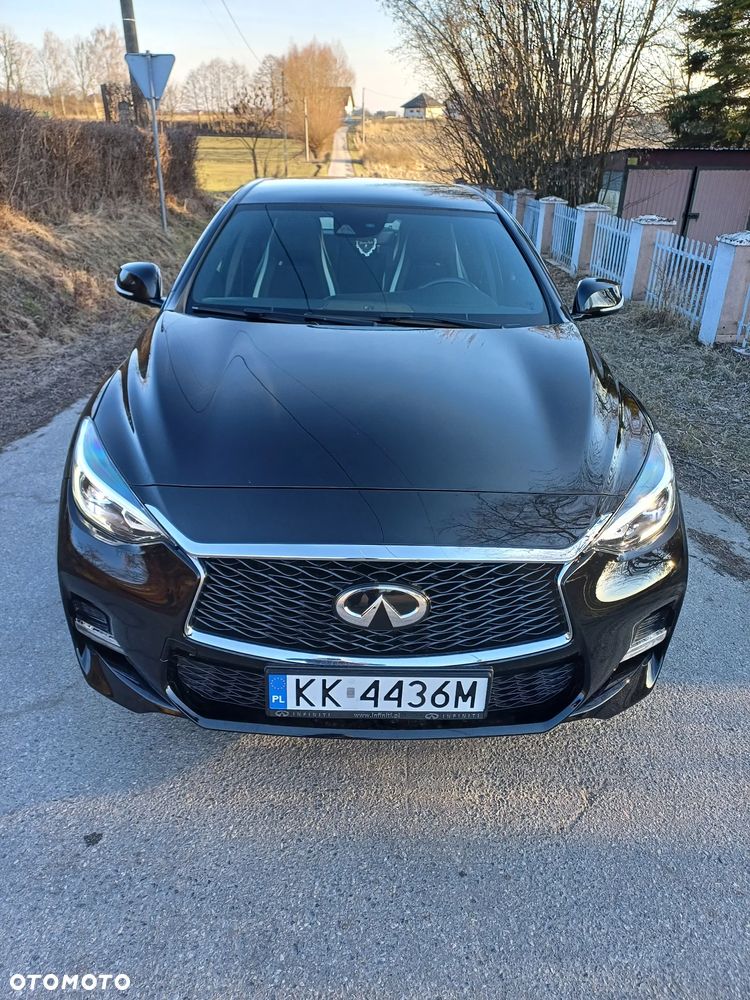 Infiniti Q30 1.6t DCT Premium - 1
