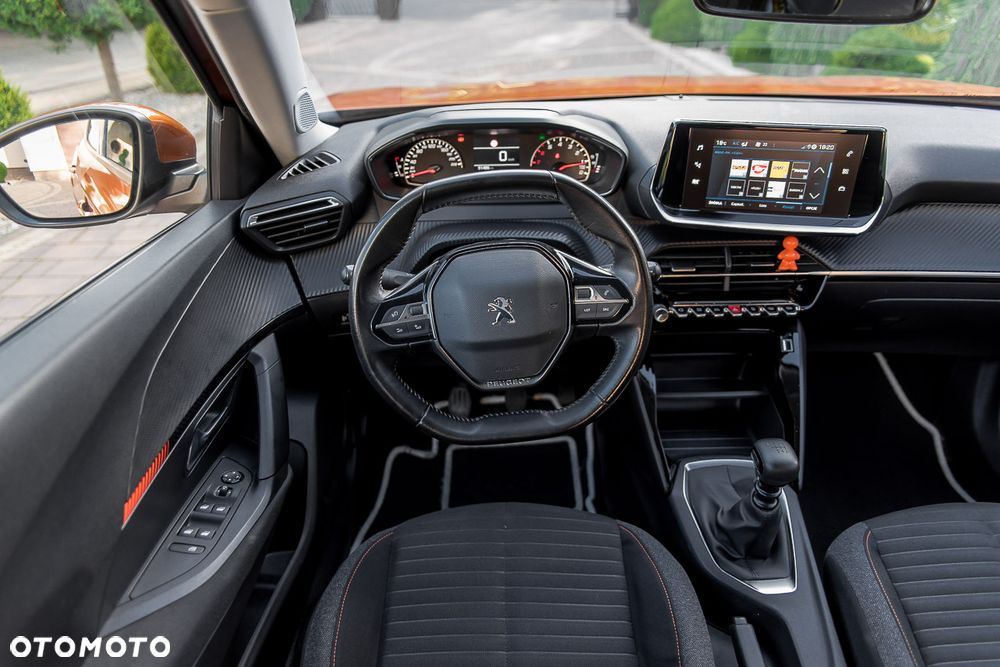 Peugeot 2008 1.2 PureTech Allure Pack S&S - 28