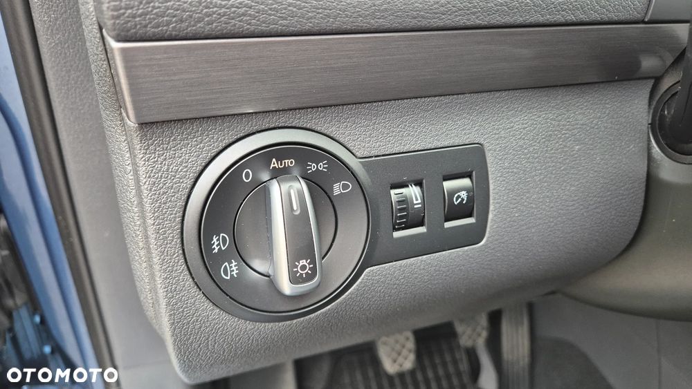 Volkswagen Touran 1.6 TDI DPF Highline - 12