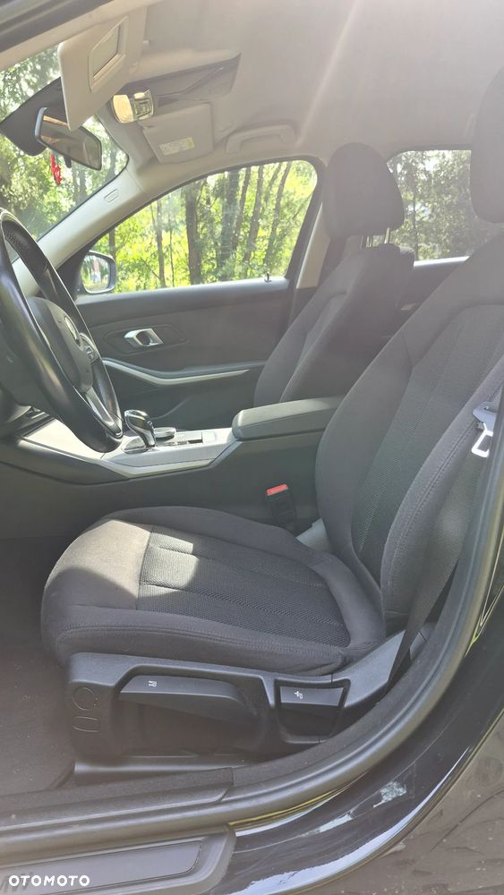 BMW Seria 3 318i Advantage - 31
