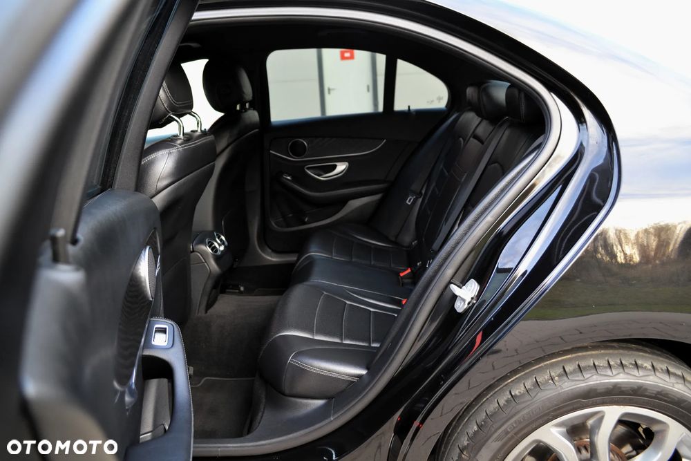 Mercedes-Benz Klasa C 200 4-Matic 7G-TRONIC - 7