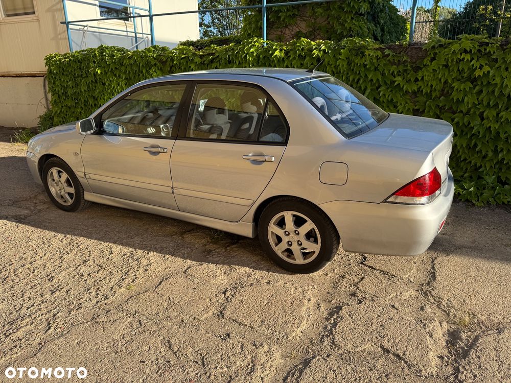 Mitsubishi Lancer - 10