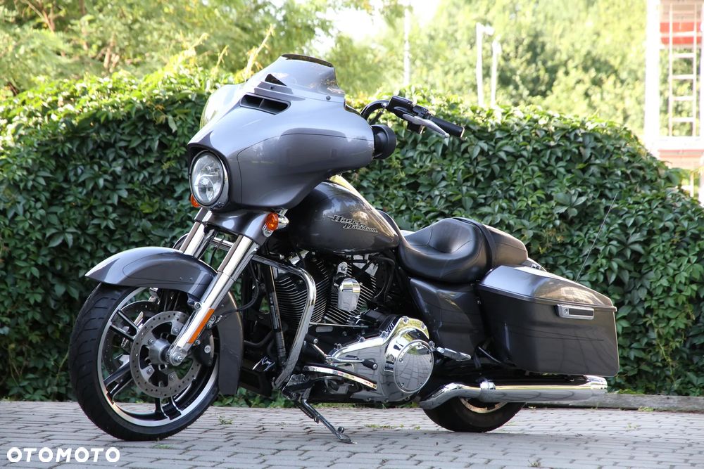 Harley-Davidson Touring Street Glide - 3