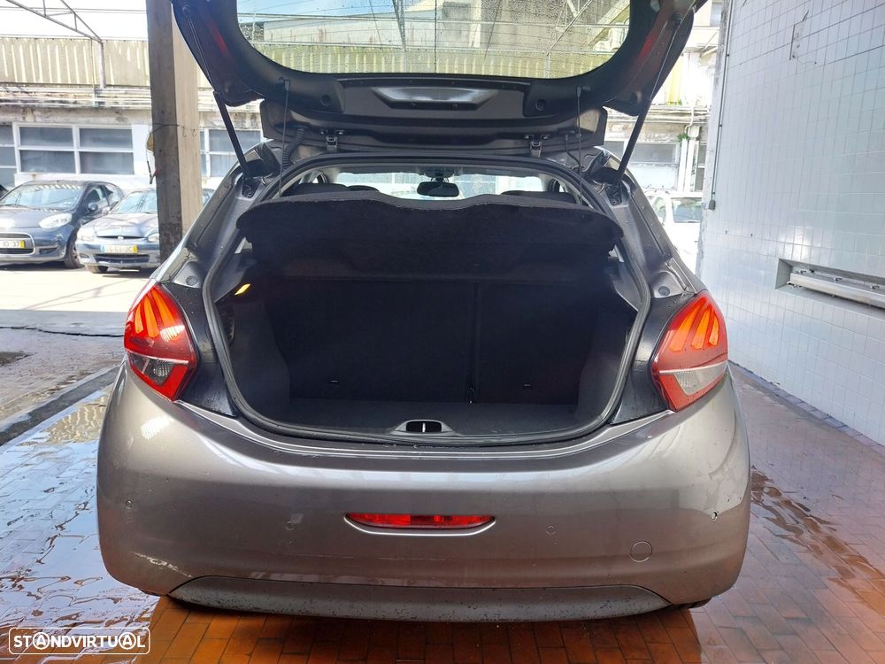 Peugeot 208 1.2 PureTech Style - 11