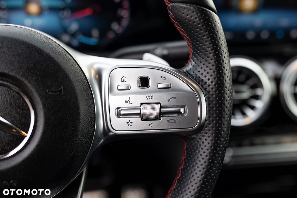 Mercedes-Benz GLA 250 8G-DCT AMG Line - 27