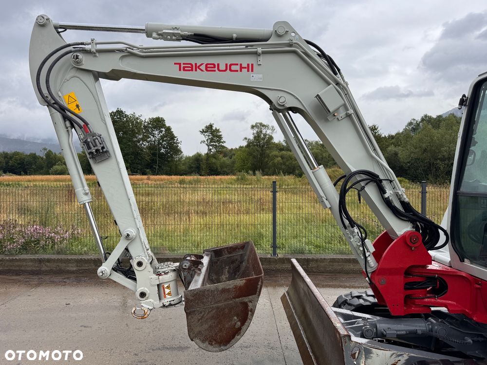 Takeuchi TB 250 - 12