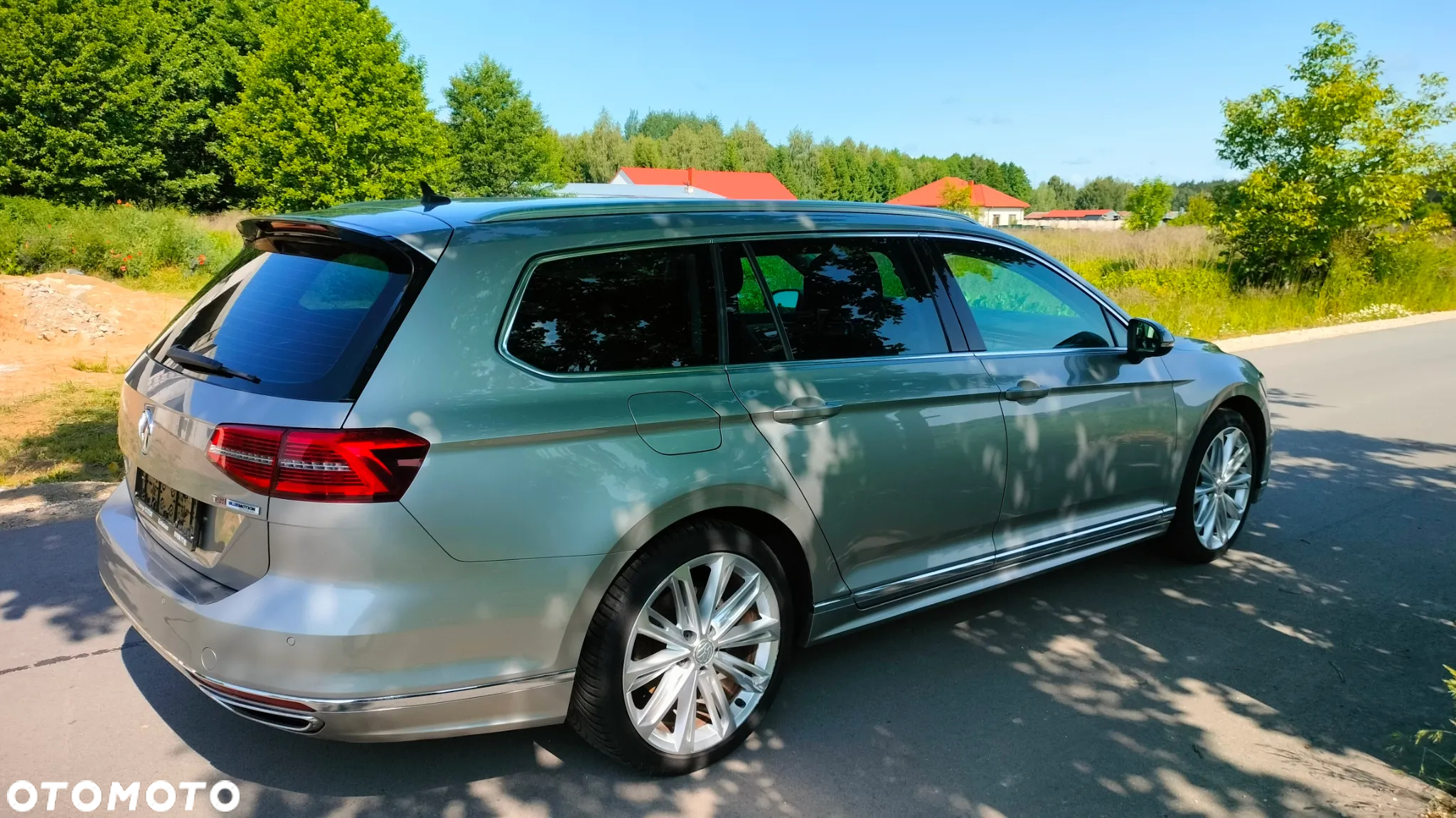 Volkswagen Passat - 14