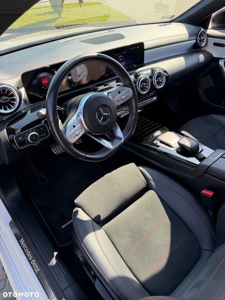 Mercedes-Benz CLA 200 4-Matic AMG Line 8G-DCT - 22