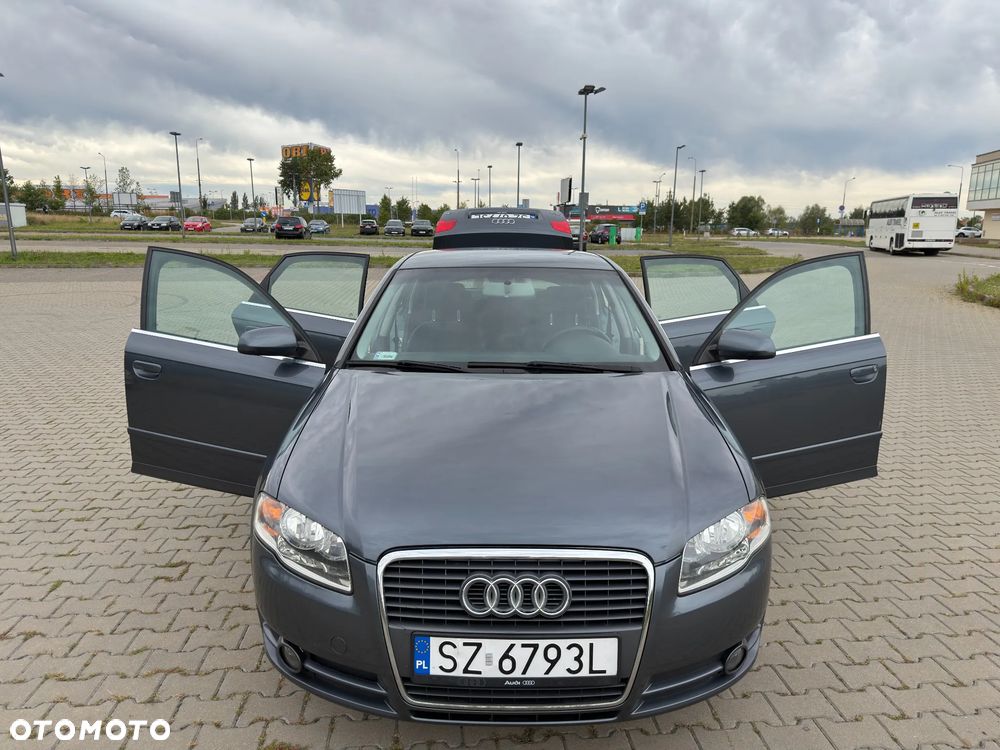 Audi A4 Limousine - 9