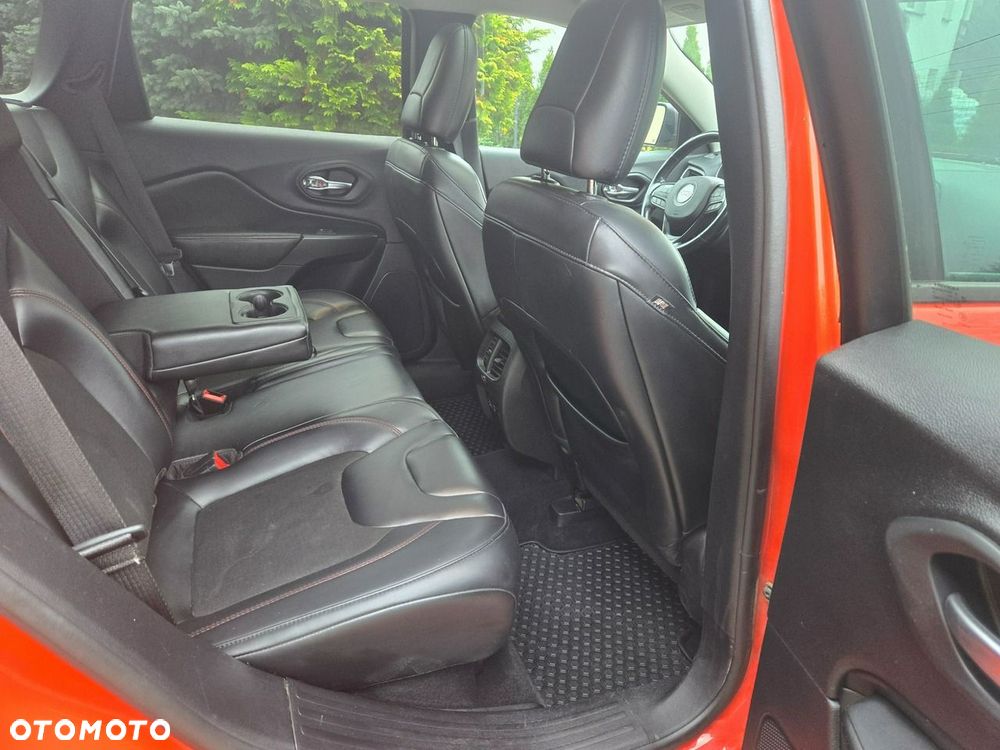Jeep Cherokee - 21