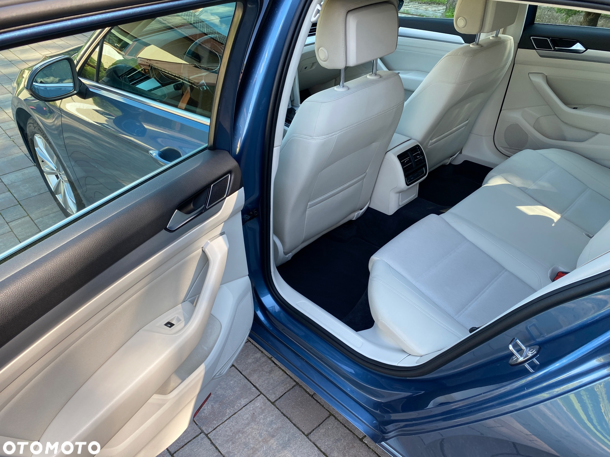Volkswagen Passat Variant 2.0 TDI DSG (BlueMotion Technology) Comfortline - 8