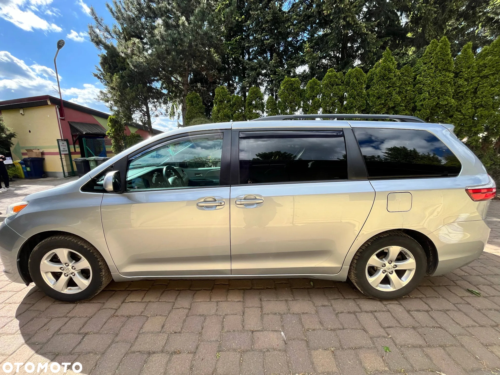 Toyota Sienna - 9