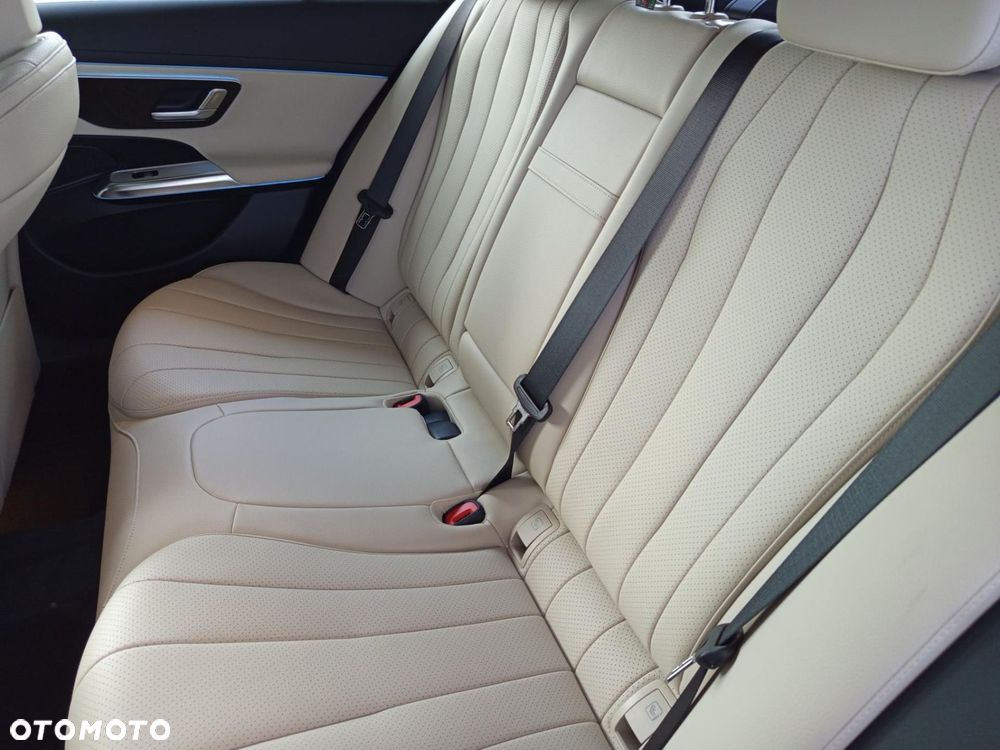 Mercedes-Benz Klasa E 220 d mHEV 4-Matic Avantgarde 9G-Tronic - 11