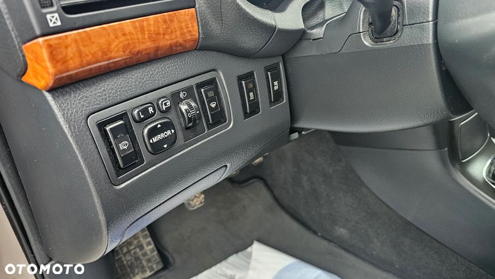 Toyota Avensis 2.0 D-4D 2010 - 14