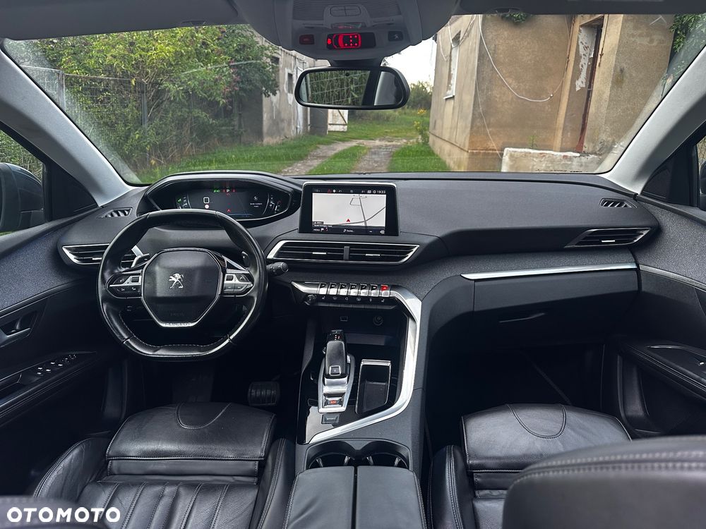 Peugeot 5008 PureTech 130 EAT8 Stop & Start Allure Pack - 25
