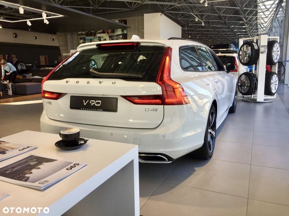 Volvo V90 D4 R-Design - 8