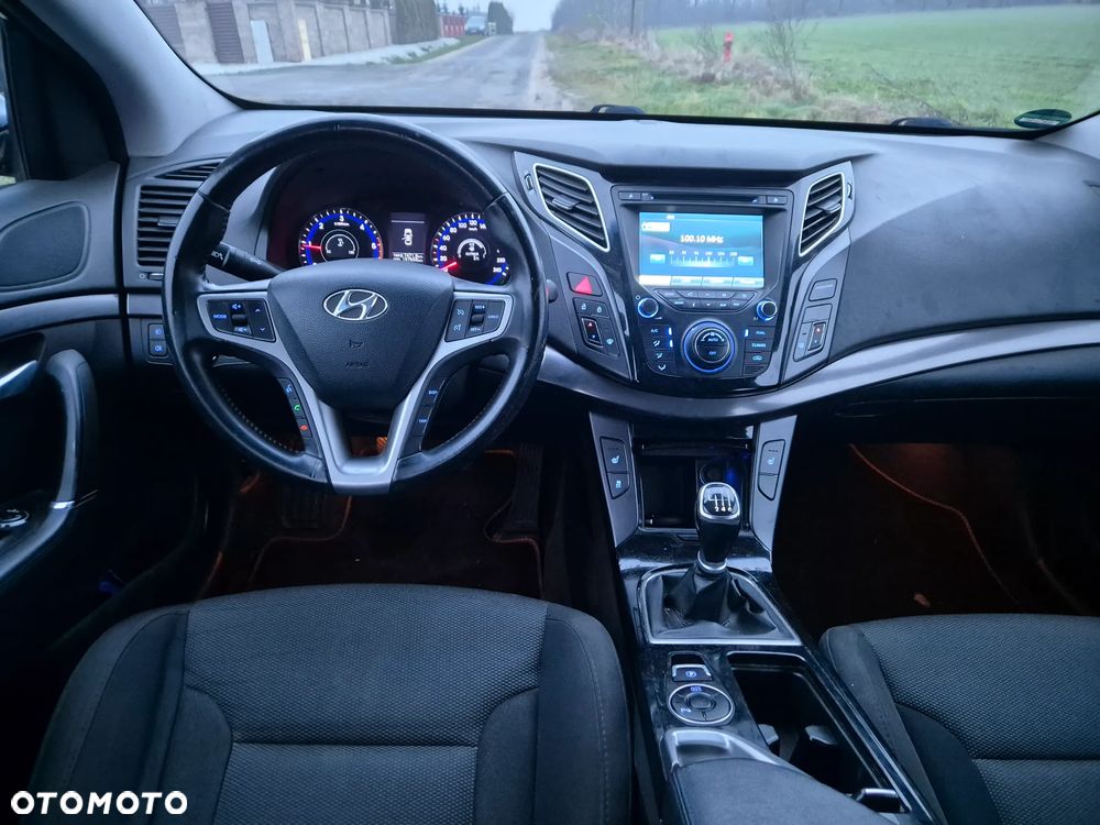 Hyundai i40 i40cw 1.7 CRDi Fifa World Cup Edition - 13