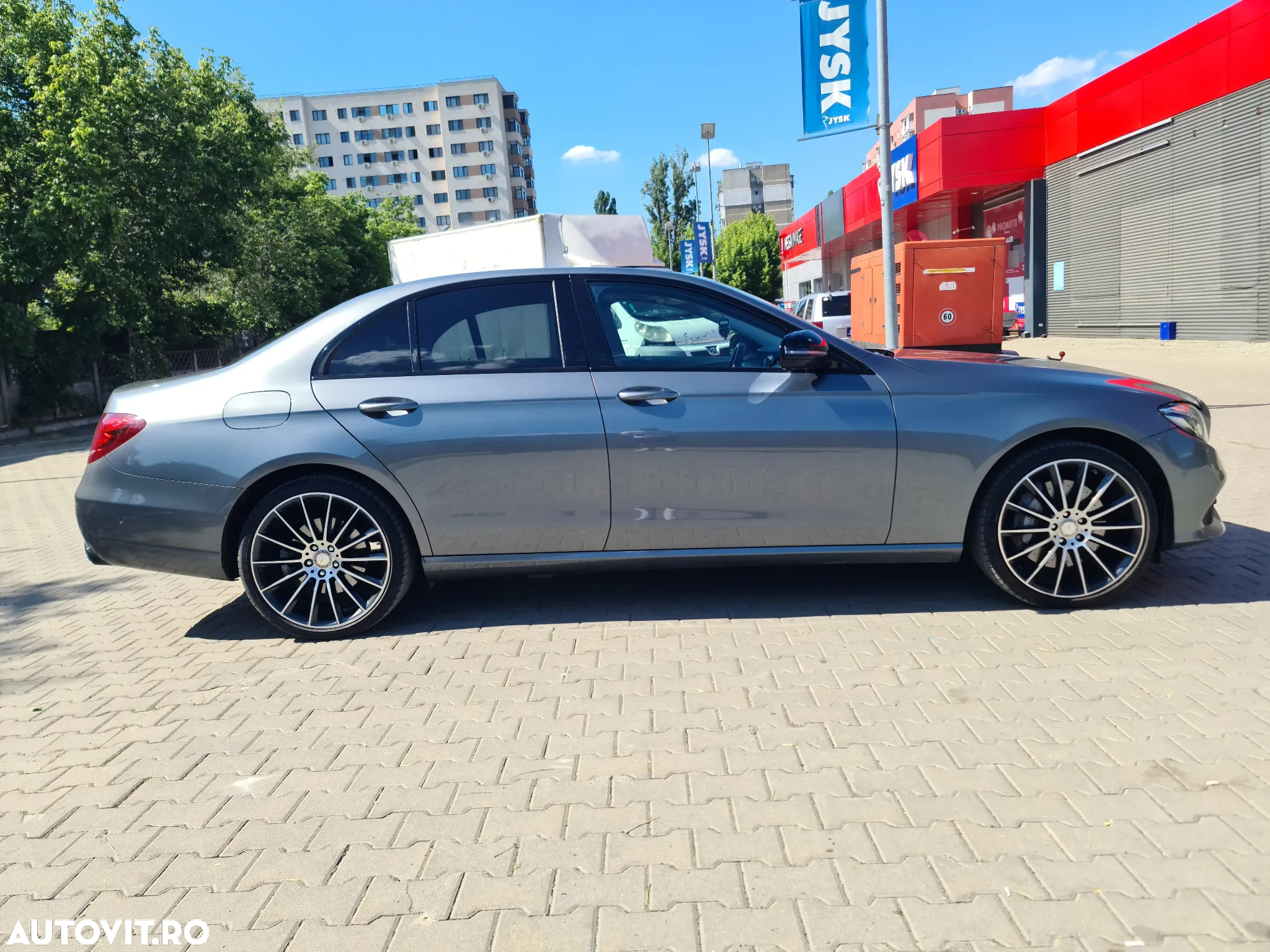 Mercedes-Benz E - 4