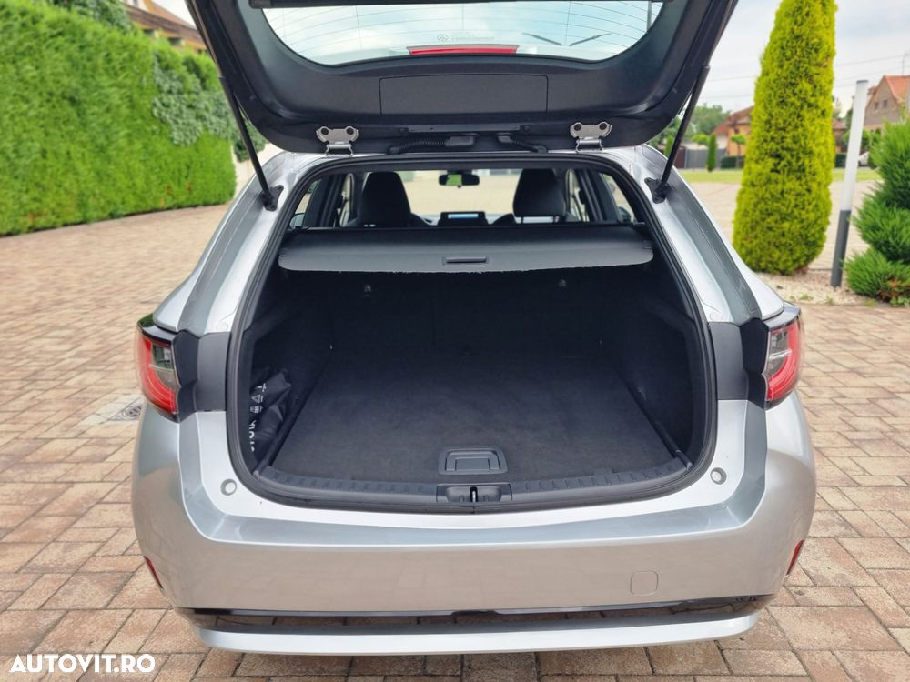 Toyota Corolla 1.8 HSD Dynamic - 29
